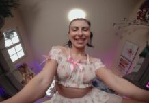 Face Sitting – Lilly Bella