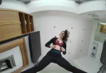 Facesitting for Shopping – Brook Logan