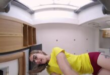 Facesitting Lifeguard – Chloe Toy