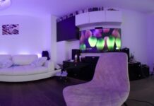 Kitty Kate Gets a Striptease Lapdance From Her Model Friend Dora Who Gets Her Off With Clit Vibrator