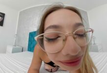 Sandy in Hot Outfit Cums for You