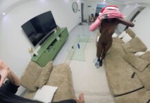 Jingle Balls African Edition With Ebony Elf