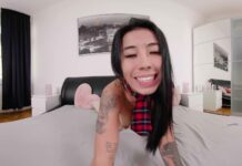 Schoolgirl Lore Hot Wants Her Ass to Be Fucked