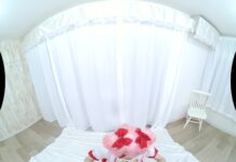 Skinny Small Boobed Yuna Haru Gets Her Meaty Pussy Gaped and Creamed